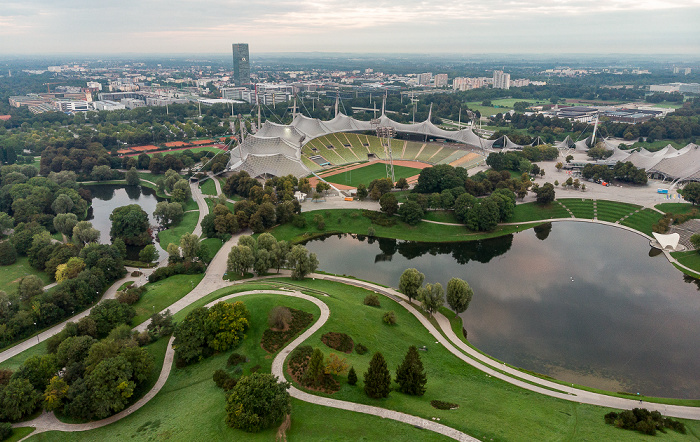 Olympiapark: Olympiasee,Olympiastadion und Coubertinplatz München
